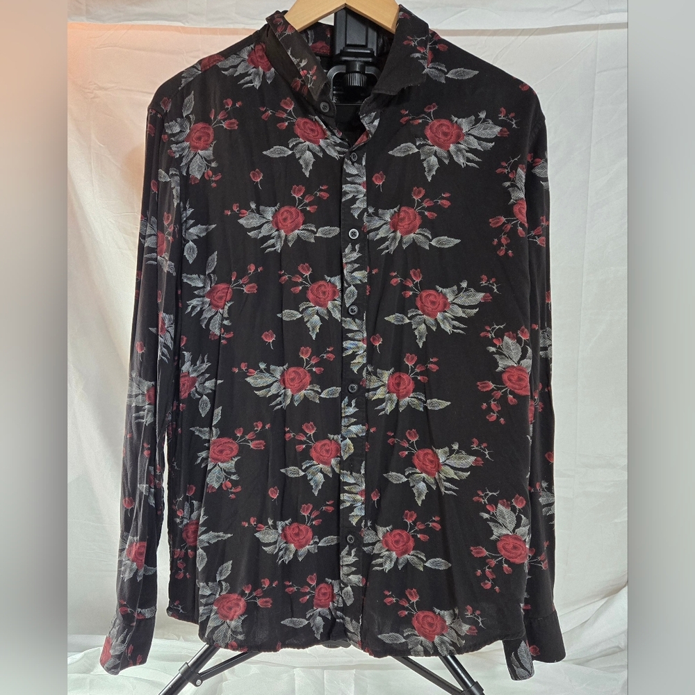 GUESS: Casual Floral Button-up Shirt
